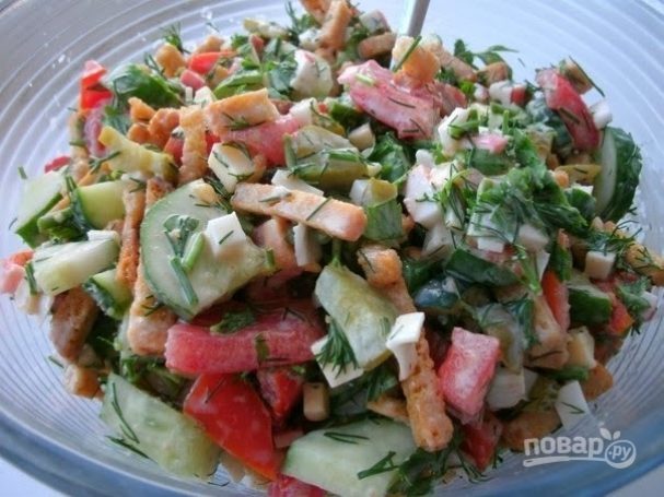 Салат с сухариками и фасолью рецепт классический с фото