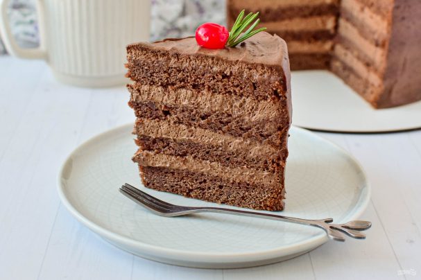 Шоколадный слоеный торт