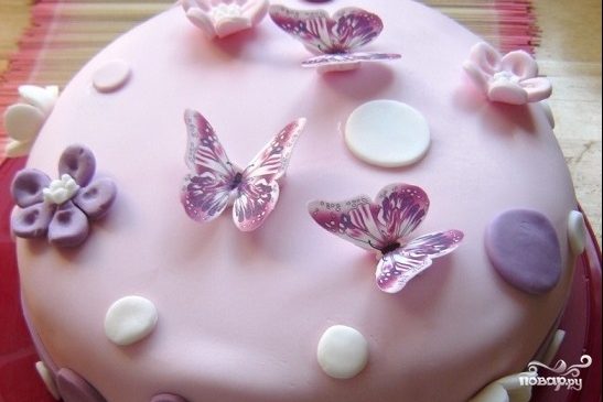 Торт с бабочками из мастики