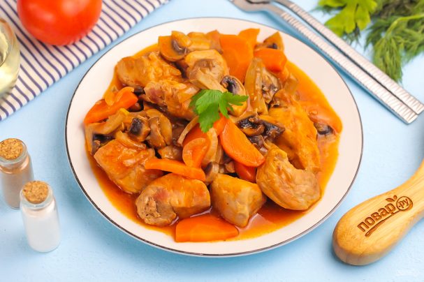 Тушеное мясо с грибами