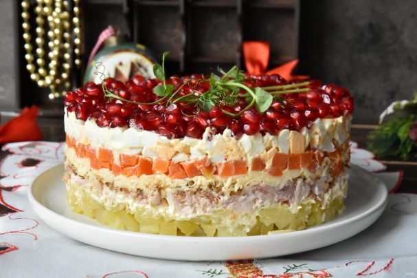 Салат с гранатом