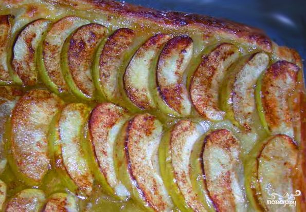 Слоеное дрожжевое тесто с яблоками