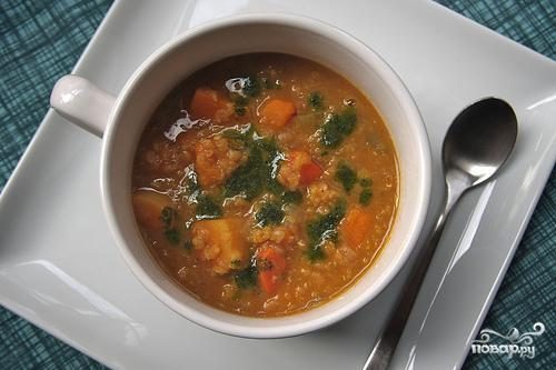 Суп из сквоша и чечевицы с кориандровым маслом