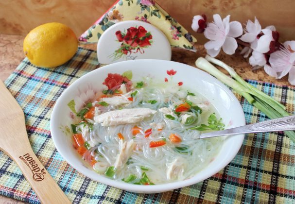 Вьетнамский суп "Фо" с курицей