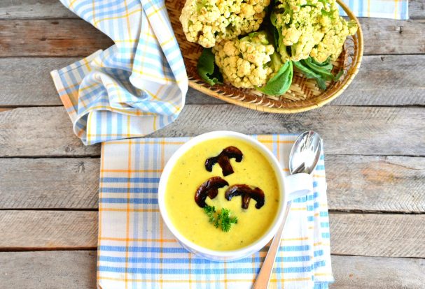 Суп-пюре с цветной капустой и шампиньонами