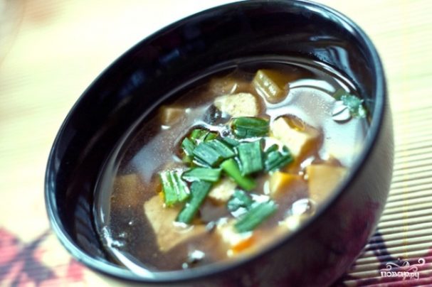 Суп с водорослями нори