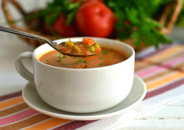Суп томатный с овощами и плавленым сыром