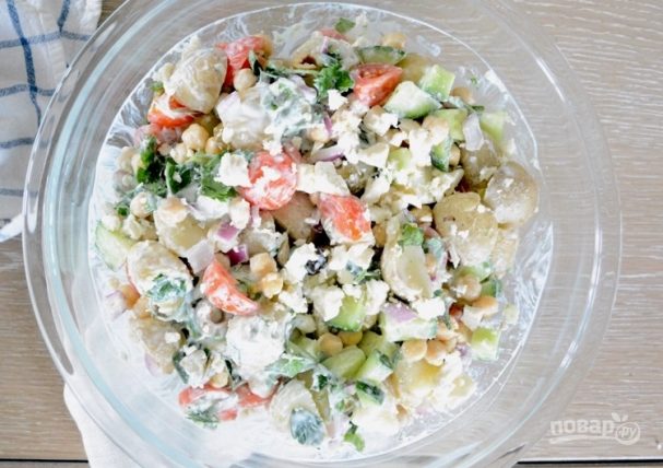 Картофельный салат с соусом "Тцатцики"
