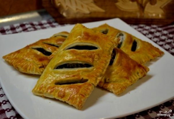Пирожки со щавелем в духовке из дрожжевого теста в духовке рецепт с фото
