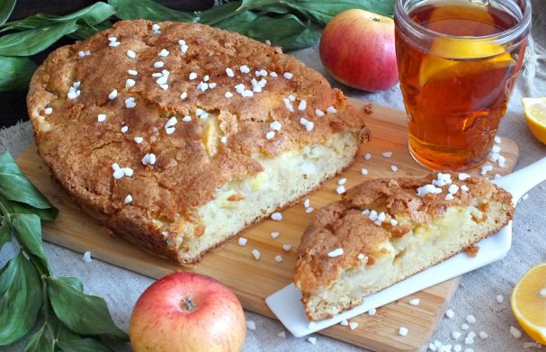 Сахарный пирог с яблоками