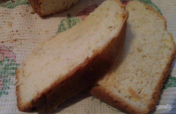 Хлеб с луком и сыром в хлебопечке