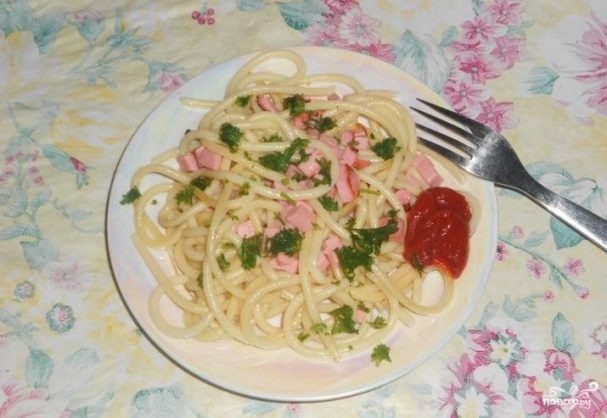 Cпагетти с колбасой