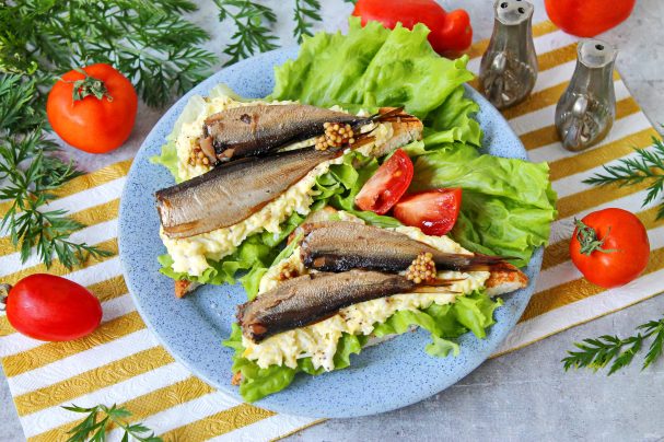 Бутерброды со шпротами