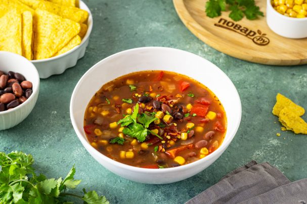 Мексиканский суп с фасолью и кукурузой