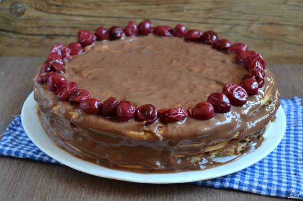 Шоколадный торт с вишней и кремом рецепт с фото пошагово