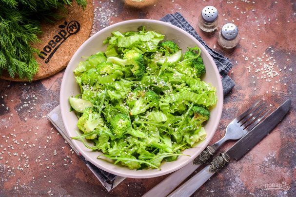 Салат "Зелененький" с брокколи