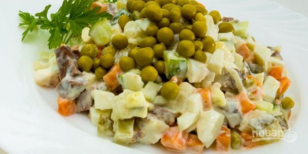 Салат с говядиной и маринованными огурцами рецепт с фото