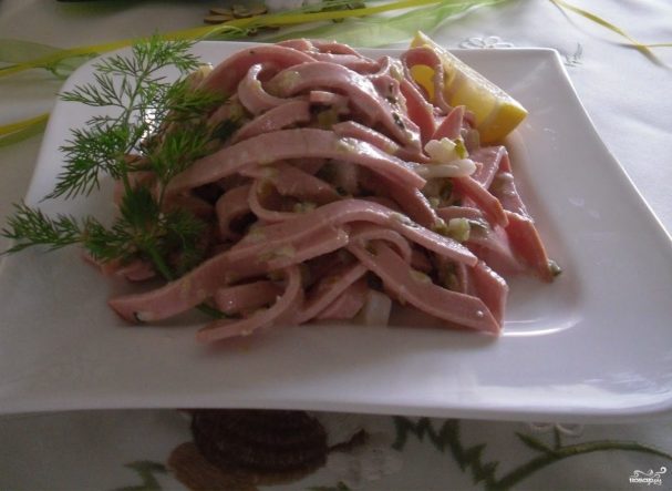 Немецкий колбасный салат