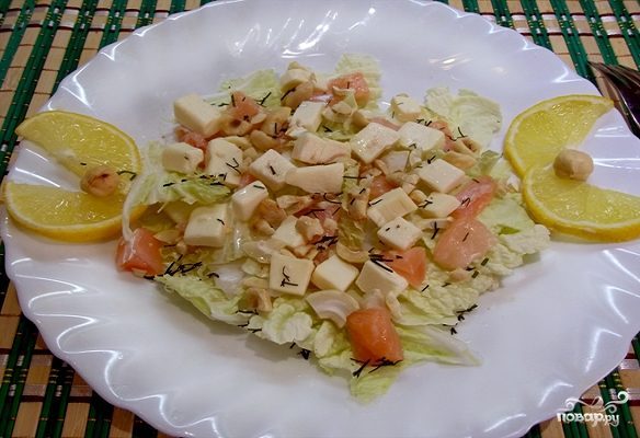 Салат из слабосоленой красной рыбы