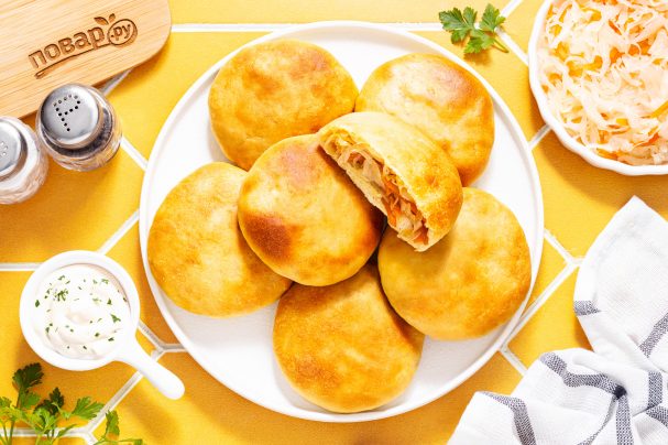Пирожки с квашеной капустой Пирожки с квашеной капустой
