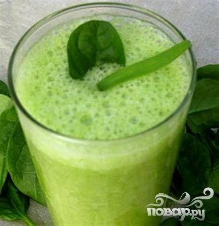 Зеленый витаминный напиток с семенами льна