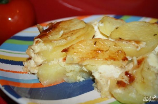 Картошка в духовке со сливками и сыром