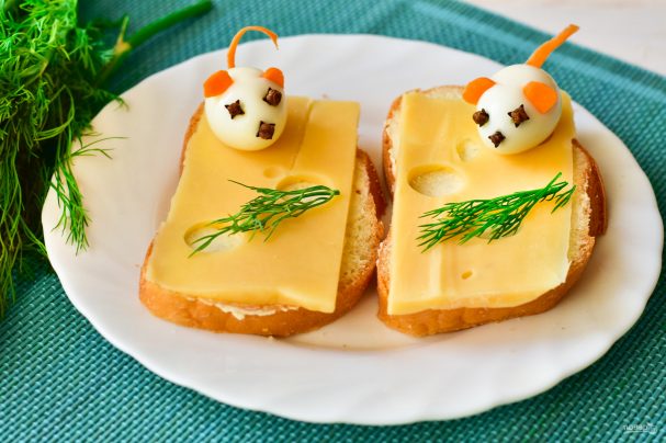 Бутерброды "Мышки на сыре"