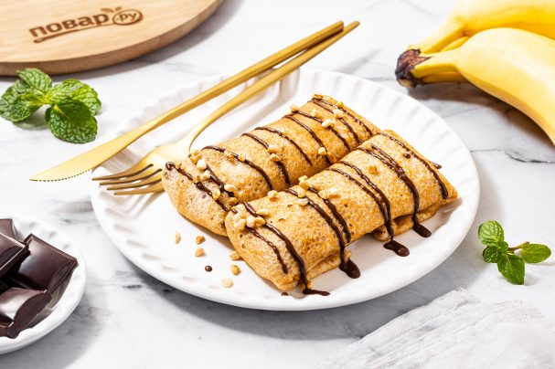 Блины с шоколадом и бананом