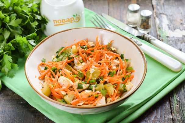 Салат с корейской морковью и маринованными огурцами