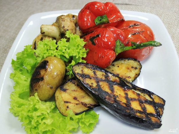 Как вкусно пожарить овощи на мангале на решетке рецепт с фото пошагово