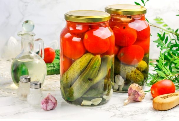 Помидоры с огурцами (закатки)
