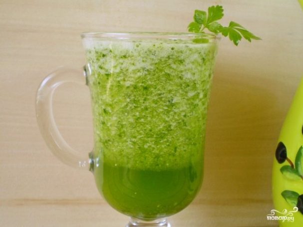 зеленый коктейль по утрам