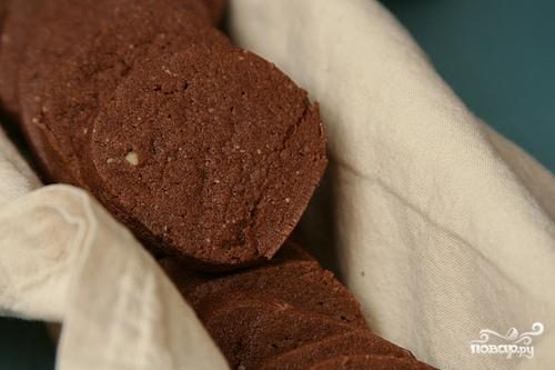 Пряное шоколадное печенье с миндалем