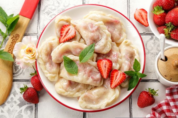 Вареники с клубникой