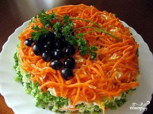 Салат с корейской морковкой и колбасой
