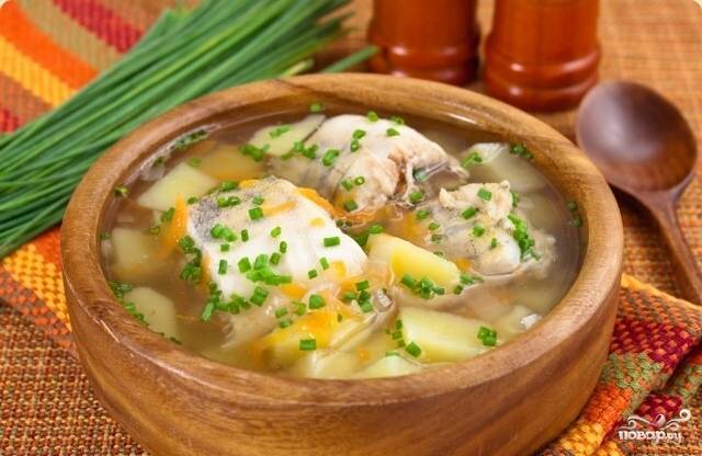 Суп из головы и хвоста форели с пшеном и картошкой: рецепт - Лайфхакер