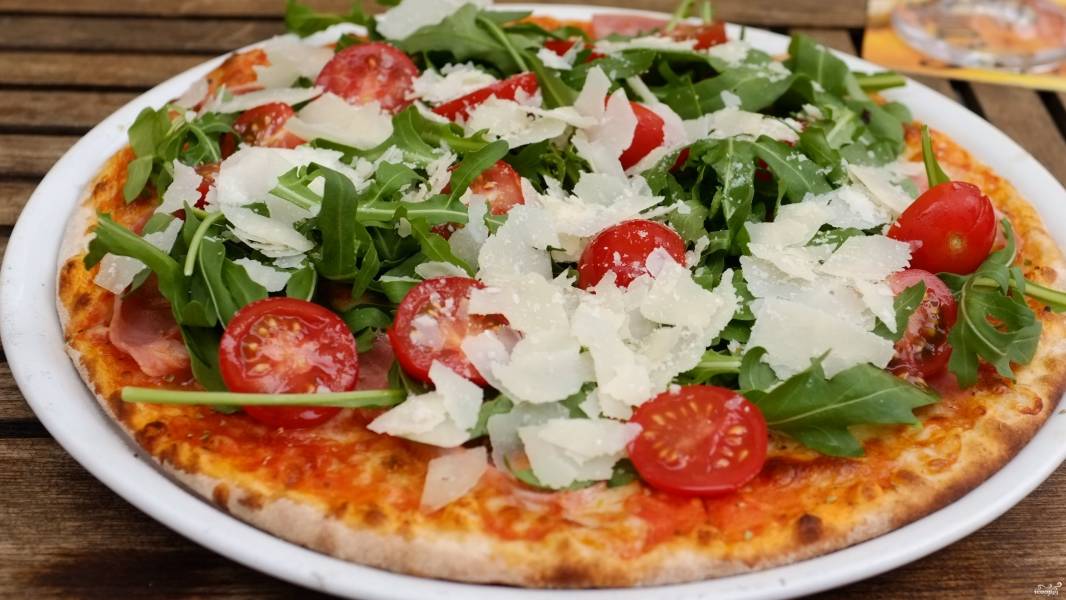 Видео-рецепт пиццы с сыром пармезан