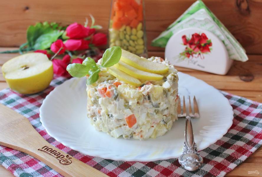 Легкий салат с яблоками и курицей рецепт – Русская кухня: Салаты. «Еда»