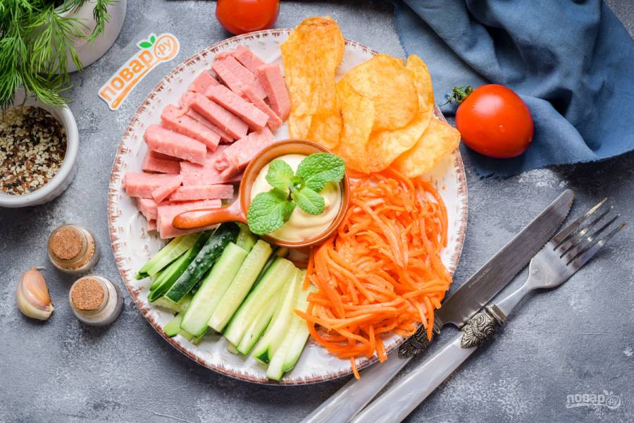 Салат кучками с корейской морковкой