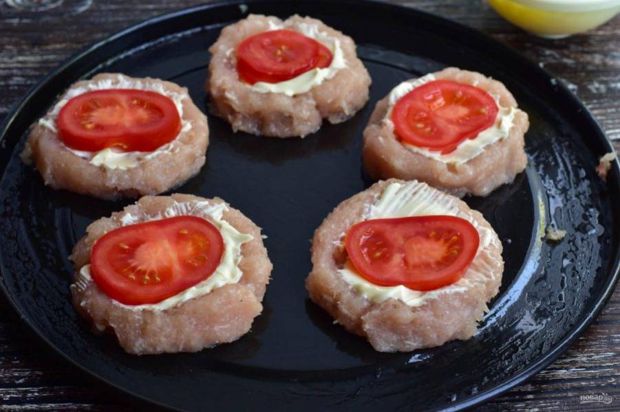 Мясные гнезда с сыром и помидорами - пошаговый рецепт с фото на Готовим дома