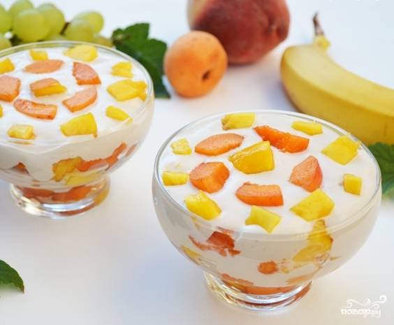 Творожный десерт с фруктами
