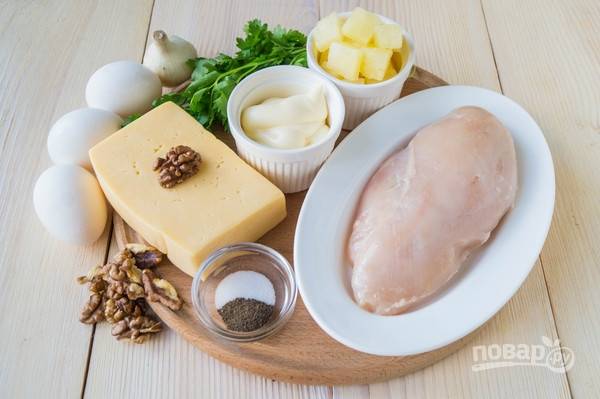 Как приготовить Салат дамский каприз с ананасами и курицей просто рецепт пошаговый