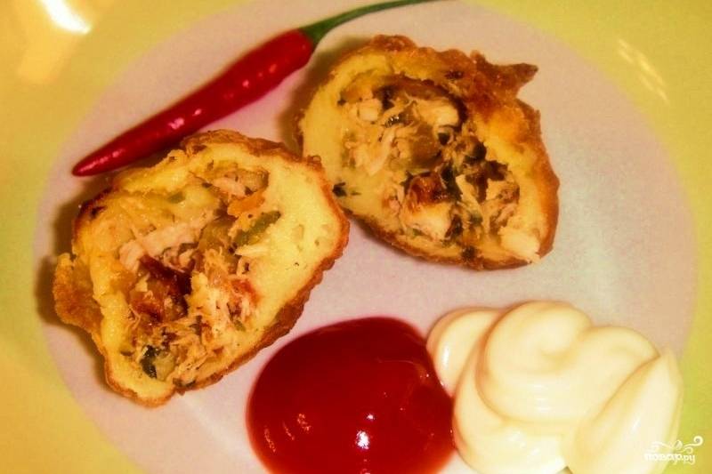 Пирожки с курицей и капустой (жареные) — рецепт с фото пошагово