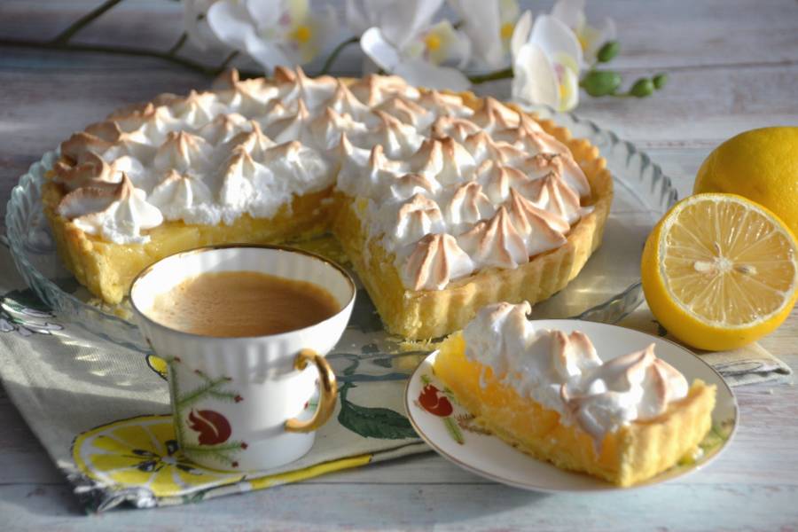 Лимонный торт с курдом и безе