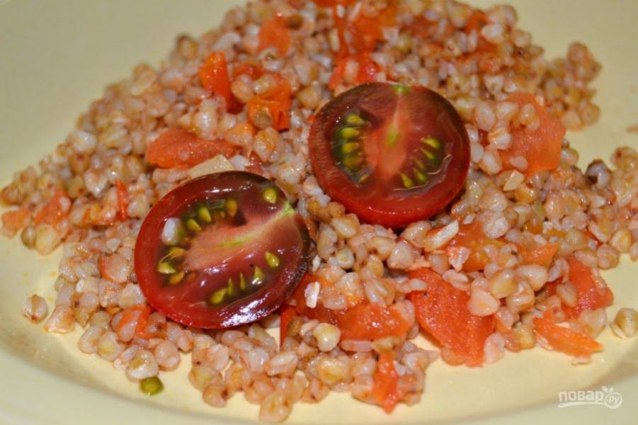 11.	Украсьте блюдо свежим томатом и подавайте к столу.