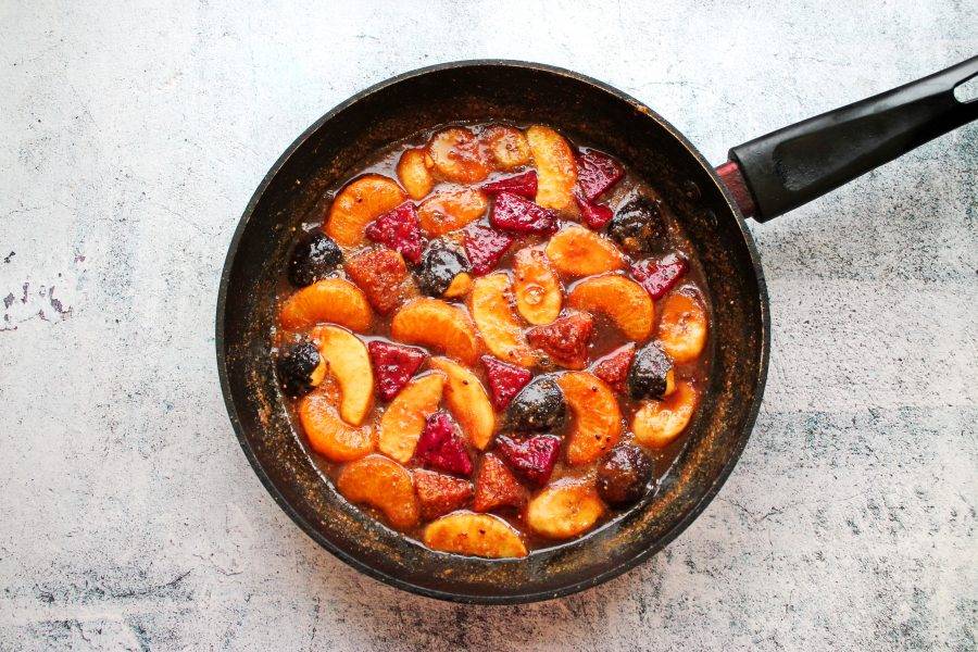 Простые стеклянные ягоды и фрукты в карамели – пошаговый рецепт приготовления с фото