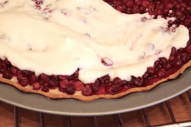 Пирог с брусникой — особенности приготовления