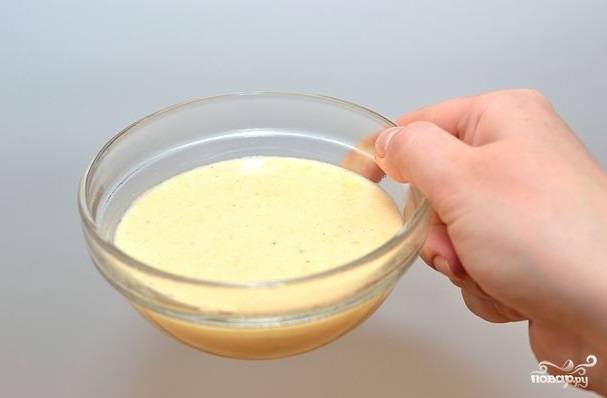6. Перелейте молочно-сырный соус в соусницу и сразу подавайте. Приятного аппетита!