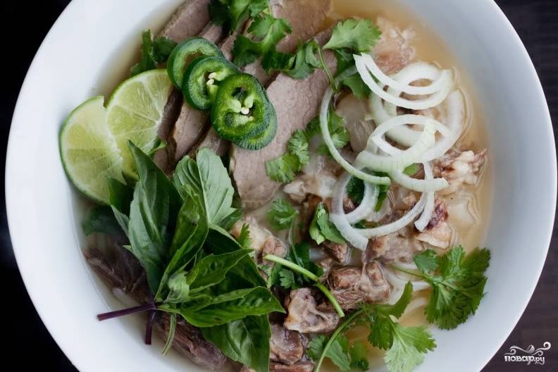 Вьетнамский суп фо бо с говядиной