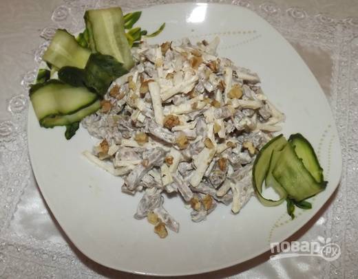 Рецепт: Салат из языка с грецкими орехами - салат с языком и грецкими орехами